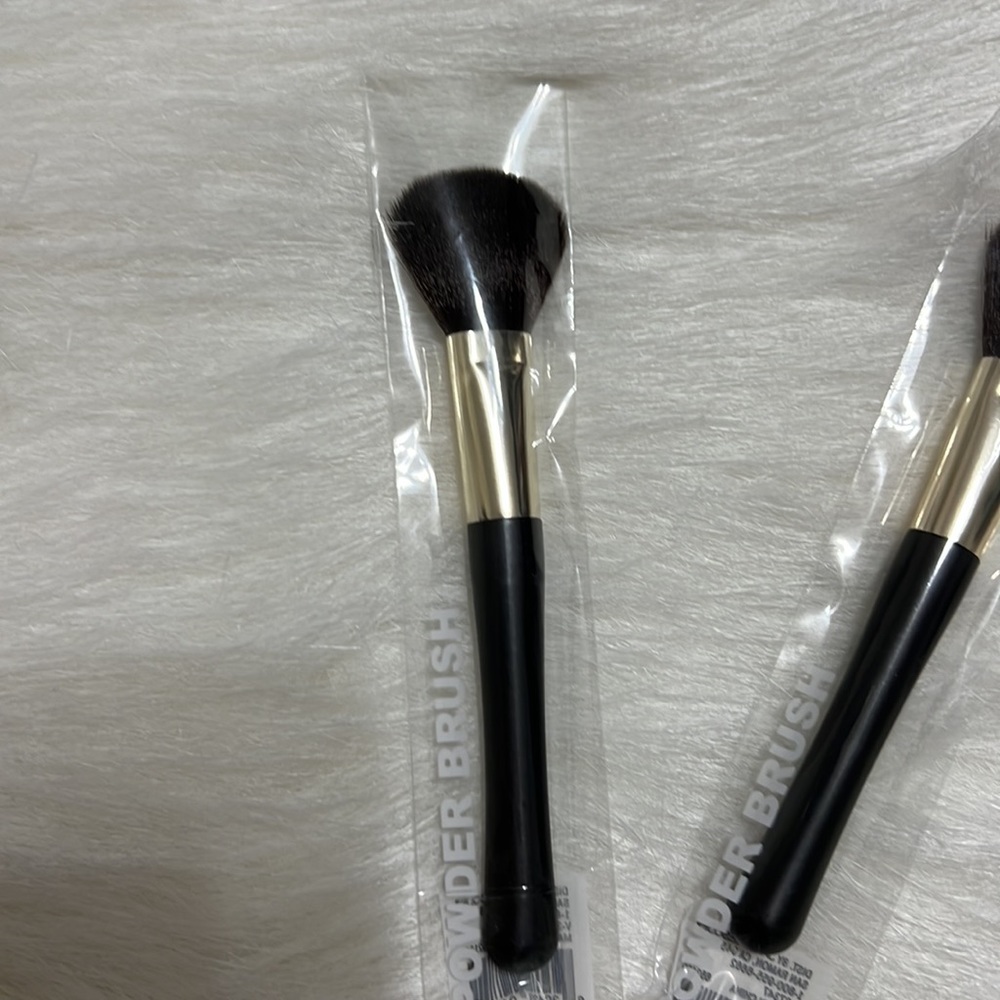 Powder Brush - Picture 2 of 2